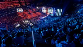 Faker退役倒计时？英雄联盟世界赛或成T1战队电竞传奇选手最后一舞